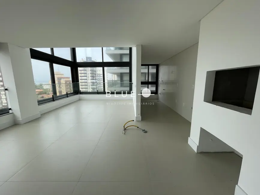 Foto 3 de Apartamento com 3 quartos à venda, 142m2 em Torres - RS