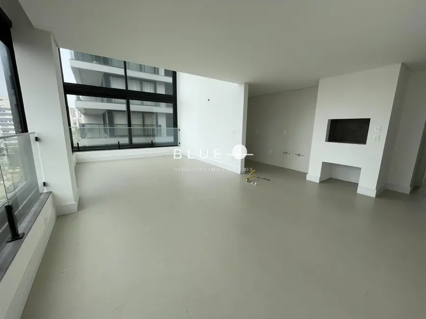 Foto 4 de Apartamento com 3 quartos à venda, 142m2 em Torres - RS