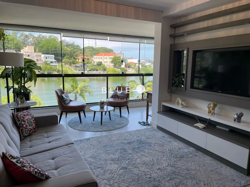 Foto 1 de Apartamento com 3 quartos à venda, 180m2 em Centro, Torres - RS