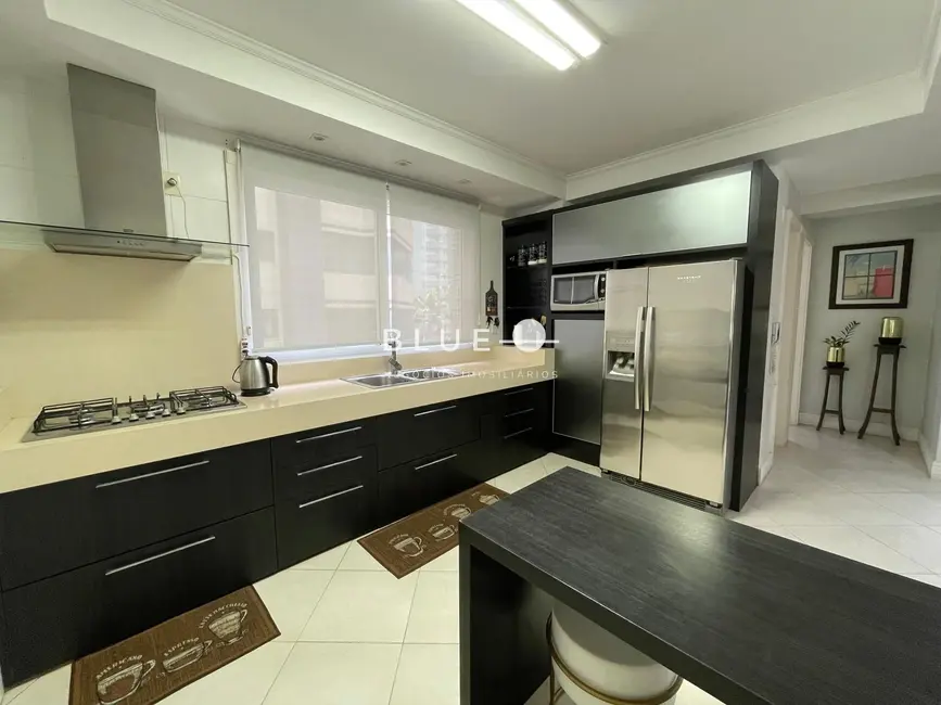 Apartamento com 4 quartos à venda, 230m2 em Torres - RS - imagem 6 Foto 6 de Apartamento com 4 quartos à venda, 230m2 em Torres - RS