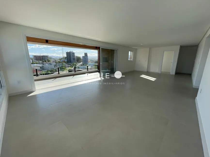Apartamento com 3 quartos à venda, 150m2 em Torres - RS - imagem 3 Foto 3 de Apartamento com 3 quartos à venda, 150m2 em Torres - RS