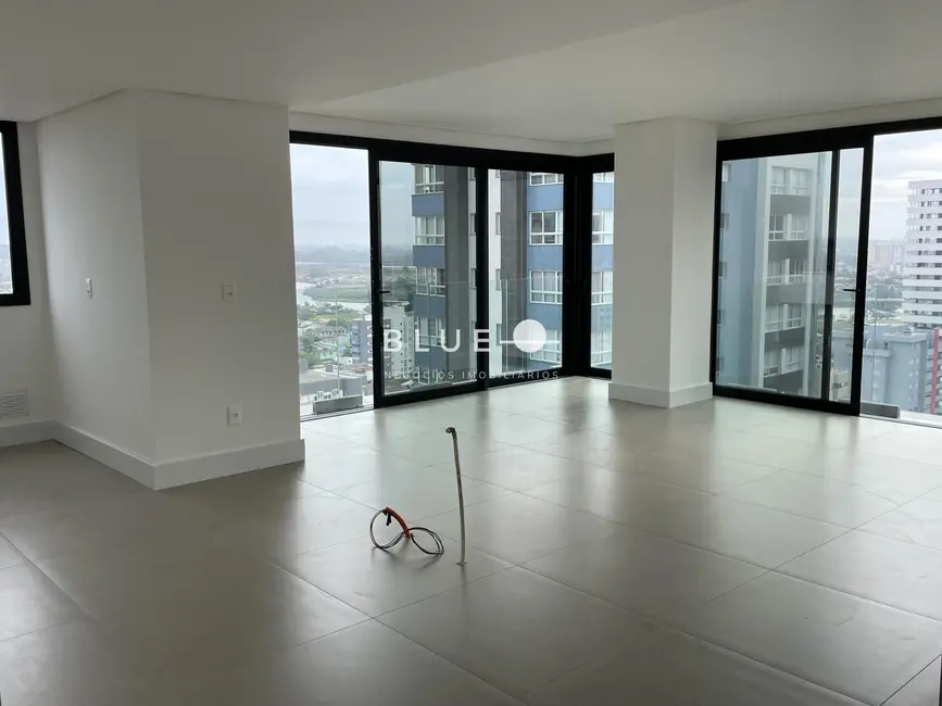 Apartamento com 2 quartos à venda, 88m2 em Centro, Torres - RS - imagem 1 Foto 1 de Apartamento com 2 quartos à venda, 88m2 em Centro, Torres - RS