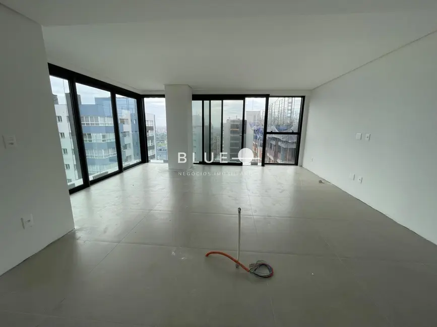 Apartamento com 2 quartos à venda, 88m2 em Centro, Torres - RS - imagem 3 Foto 3 de Apartamento com 2 quartos à venda, 88m2 em Centro, Torres - RS