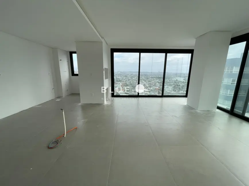 Apartamento com 2 quartos à venda, 88m2 em Centro, Torres - RS - imagem 4 Foto 4 de Apartamento com 2 quartos à venda, 88m2 em Centro, Torres - RS