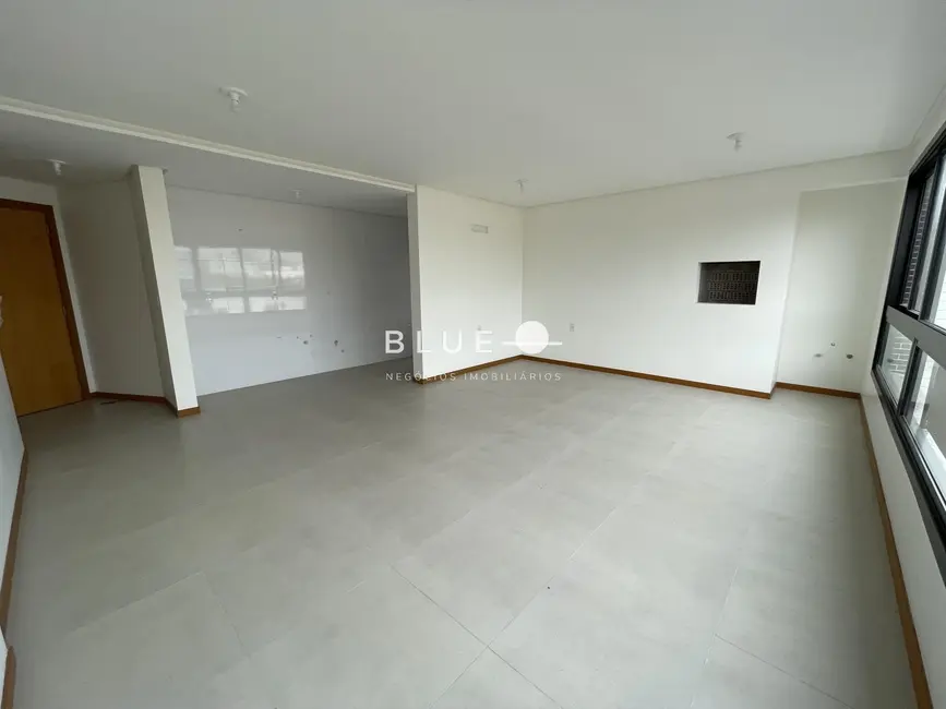 Apartamento com 2 quartos à venda, 103m2 em Centro, Torres - RS - imagem 3 Foto 3 de Apartamento com 2 quartos à venda, 103m2 em Centro, Torres - RS
