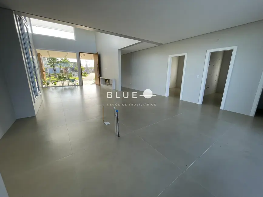 Foto 6 de Casa de Condomínio com 4 quartos à venda, 265m2 em Torres - RS