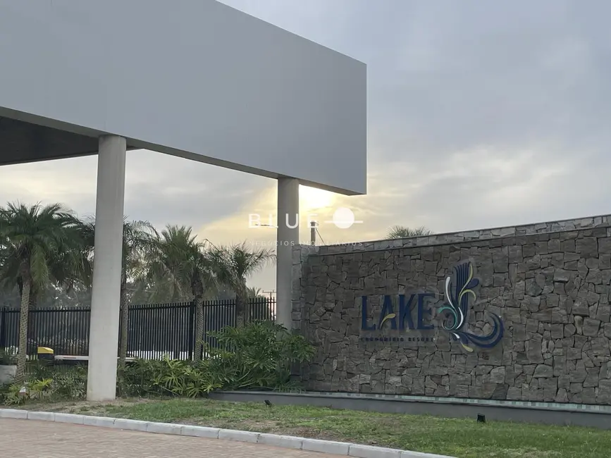 Foto 1 de Terreno / Lote à venda, 384m2 em Torres - RS