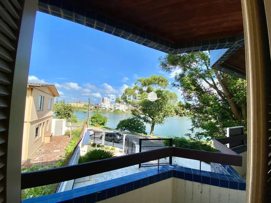 Apartamento com 2 quartos à venda, 79m2 em Centro, Torres - RS - imagem 3 Foto 3 de Apartamento com 2 quartos à venda, 79m2 em Centro, Torres - RS