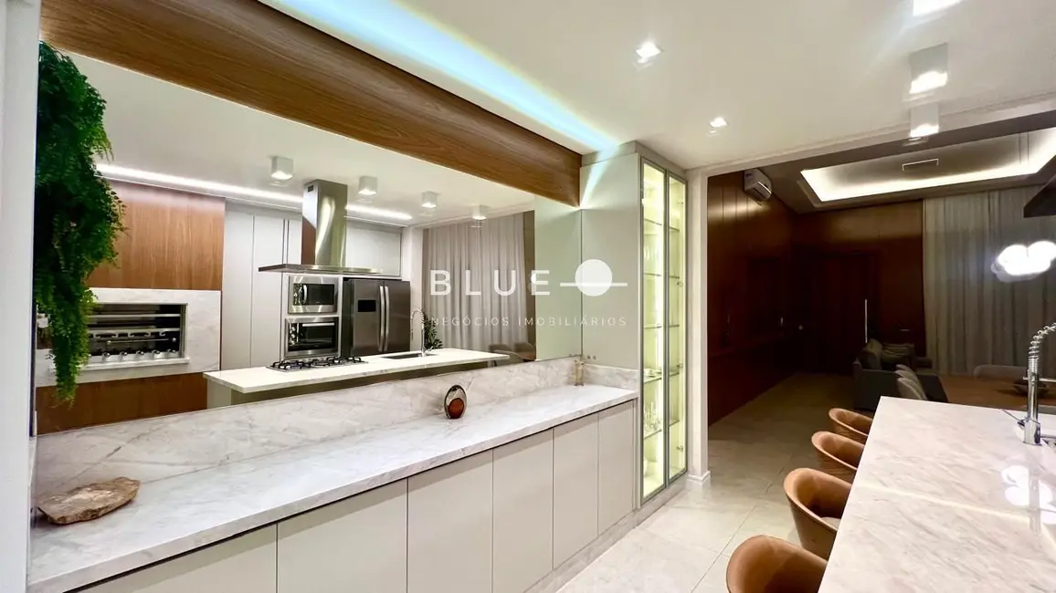 Casa de Condomínio com 3 quartos à venda, 274m2 em Torres - RS - imagem 6 Foto 6 de Casa de Condomínio com 3 quartos à venda, 274m2 em Torres - RS