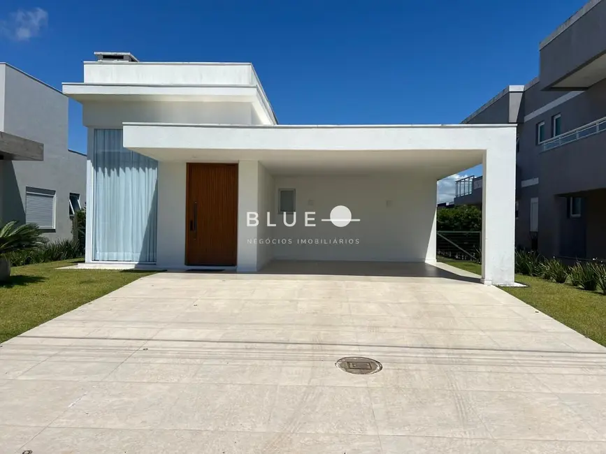 Casa de Condomínio com 3 quartos à venda, 274m2 em Torres - RS - imagem 1 Foto 1 de Casa de Condomínio com 3 quartos à venda, 274m2 em Torres - RS