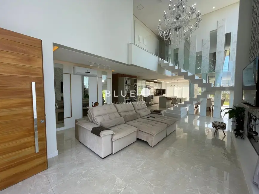 Casa de Condomínio com 4 quartos à venda, 377m2 em Torres - RS - imagem 2 Foto 2 de Casa de Condomínio com 4 quartos à venda, 377m2 em Torres - RS