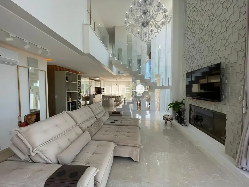 Casa de Condomínio com 4 quartos à venda, 377m2 em Torres - RS - imagem 1 Foto 1 de Casa de Condomínio com 4 quartos à venda, 377m2 em Torres - RS