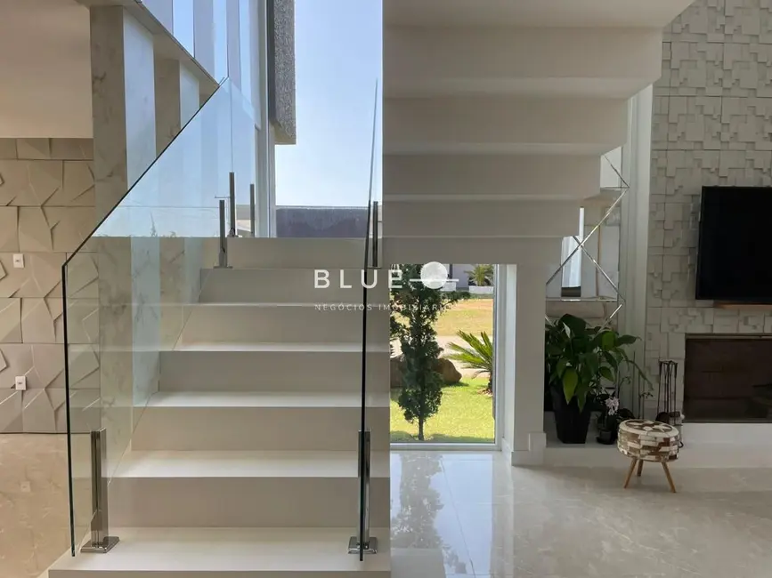 Casa de Condomínio com 4 quartos à venda, 377m2 em Torres - RS - imagem 6 Foto 6 de Casa de Condomínio com 4 quartos à venda, 377m2 em Torres - RS