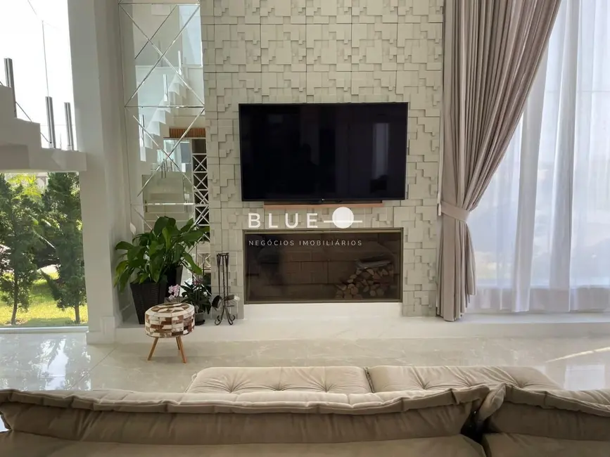 Casa de Condomínio com 4 quartos à venda, 377m2 em Torres - RS - imagem 4 Foto 4 de Casa de Condomínio com 4 quartos à venda, 377m2 em Torres - RS