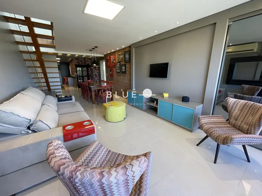 Apartamento com 3 quartos à venda, 255m2 em Torres - RS - imagem 8 Foto 8 de Apartamento com 3 quartos à venda, 255m2 em Torres - RS