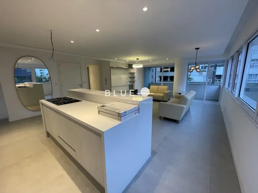 Apartamento com 3 quartos à venda, 204m2 em Torres - RS - imagem 3 Foto 3 de Apartamento com 3 quartos à venda, 204m2 em Torres - RS