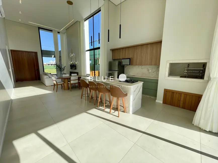 Casa de Condomínio com 3 quartos à venda, 205m2 em Torres - RS - imagem 5 Foto 5 de Casa de Condomínio com 3 quartos à venda, 205m2 em Torres - RS