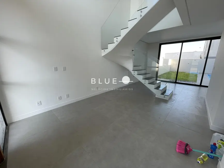Casa com 3 quartos à venda, 142m2 em Torres - RS - imagem 4 Foto 4 de Casa com 3 quartos à venda, 142m2 em Torres - RS