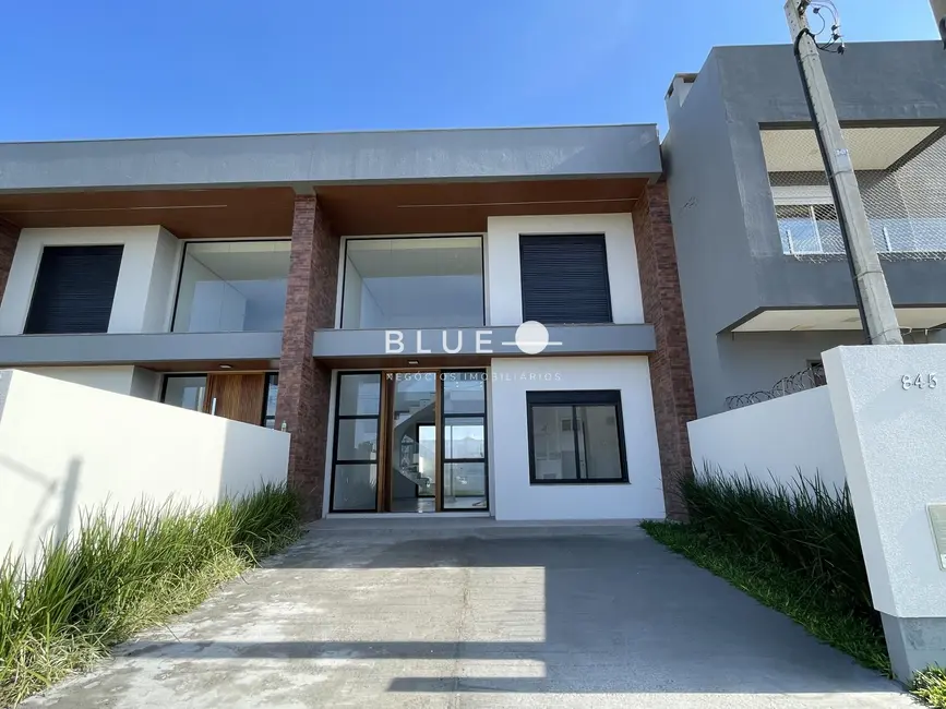 Foto 1 de Casa com 3 quartos à venda, 142m2 em Torres - RS
