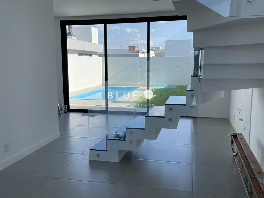 Casa com 3 quartos à venda, 142m2 em Torres - RS - imagem 1 Foto 1 de Casa com 3 quartos à venda, 142m2 em Torres - RS