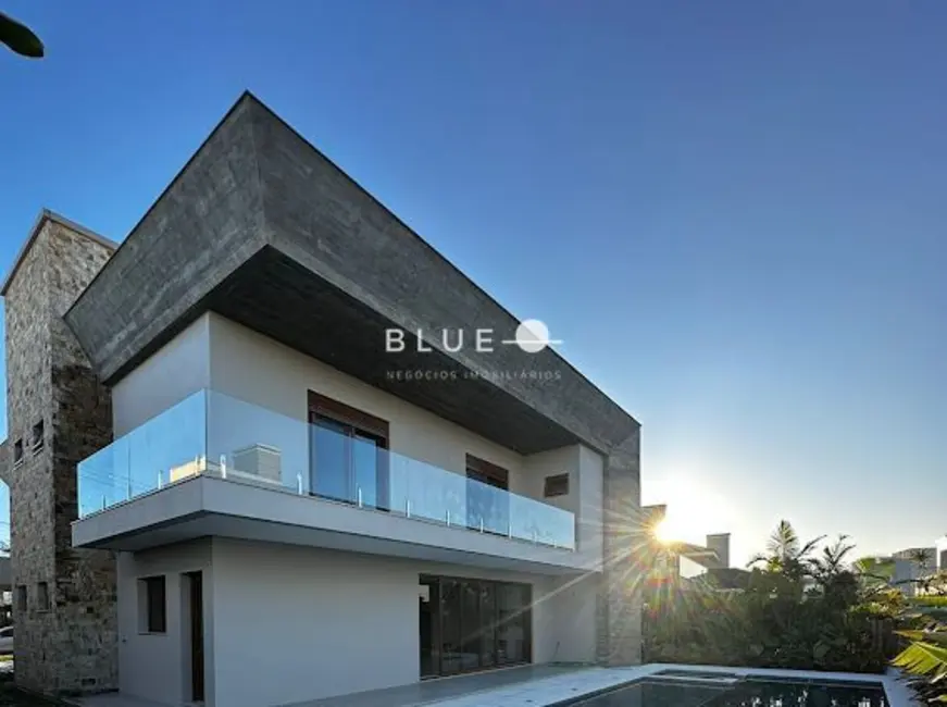 Foto 3 de Casa de Condomínio com 4 quartos à venda, 360m2 em Torres - RS