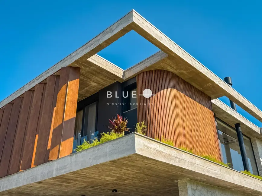 Casa de Condomínio com 5 quartos à venda, 377m2 em Torres - RS - imagem 2 Foto 2 de Casa de Condomínio com 5 quartos à venda, 377m2 em Torres - RS