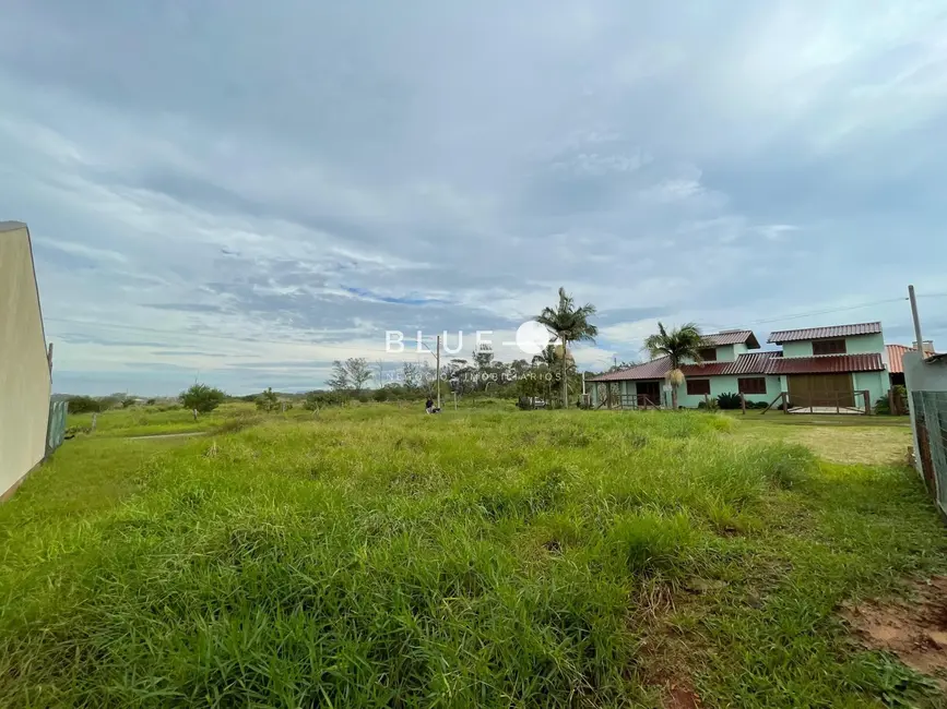 Foto 4 de Terreno / Lote à venda, 330m2 em Torres - RS
