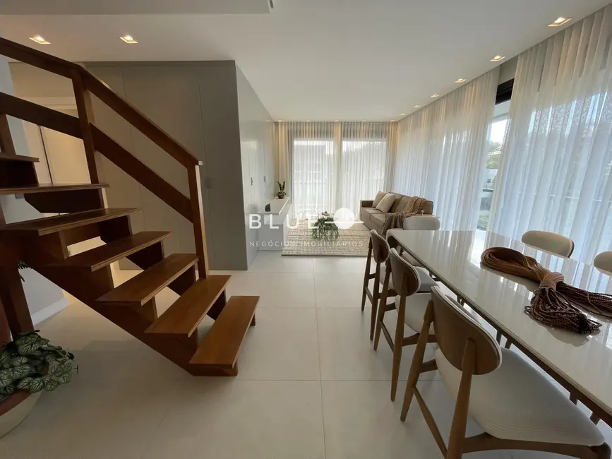 Apartamento com 3 quartos à venda, 247m2 em Centro, Torres - RS - imagem 3 Foto 3 de Apartamento com 3 quartos à venda, 247m2 em Centro, Torres - RS