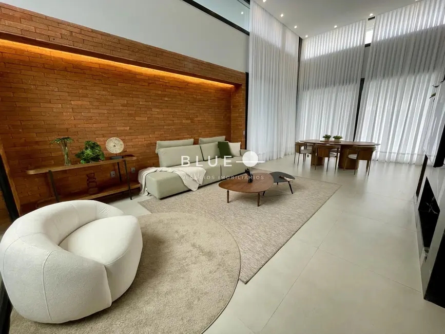 Foto 2 de Casa com 3 quartos à venda, 221m2 em Torres - RS