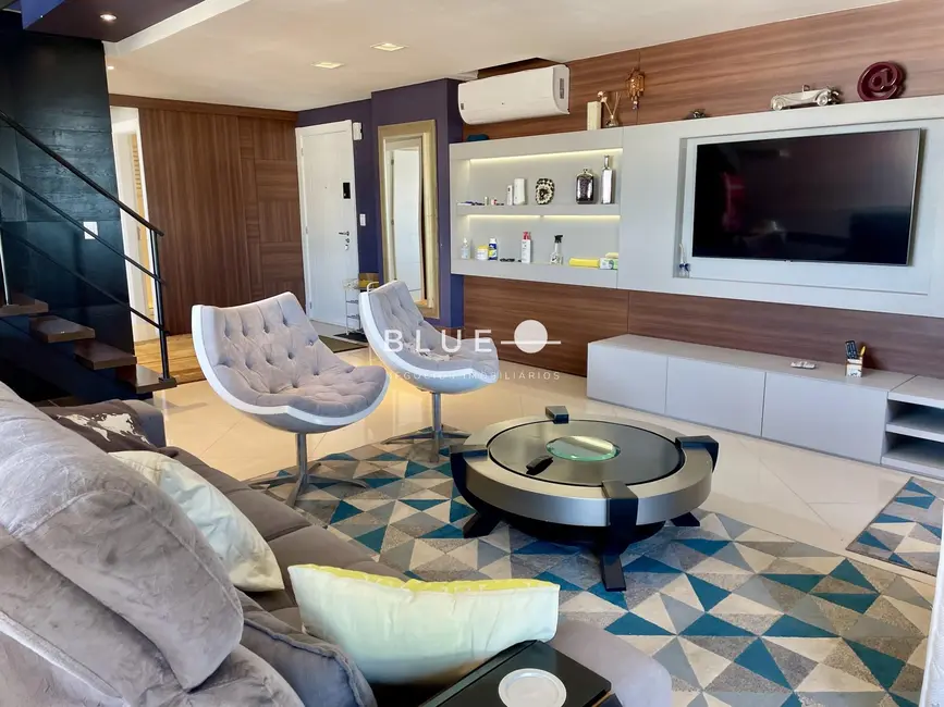 Apartamento com 3 quartos à venda, 210m2 em Torres - RS - imagem 1 Foto 1 de Apartamento com 3 quartos à venda, 210m2 em Torres - RS