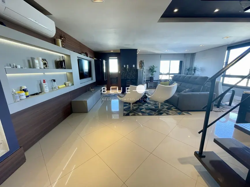 Apartamento com 3 quartos à venda, 210m2 em Torres - RS - imagem 3 Foto 3 de Apartamento com 3 quartos à venda, 210m2 em Torres - RS