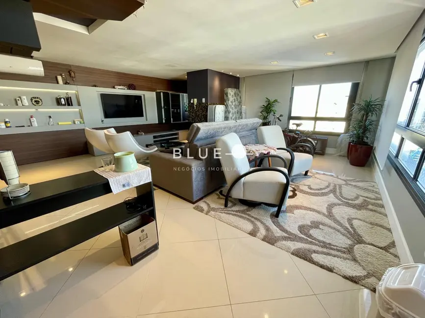 Apartamento com 3 quartos à venda, 210m2 em Torres - RS - imagem 5 Foto 5 de Apartamento com 3 quartos à venda, 210m2 em Torres - RS