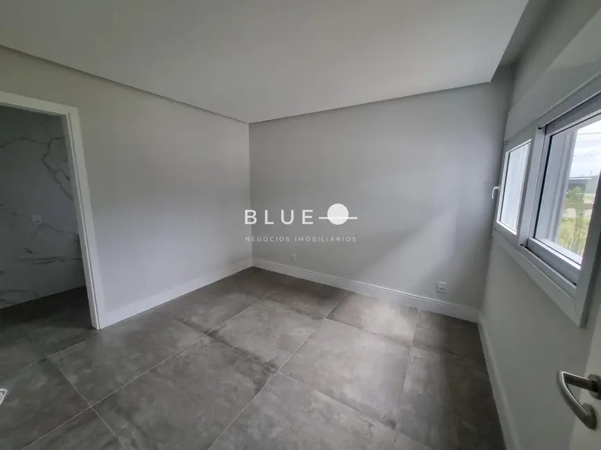 Casa de Condomínio com 3 quartos à venda, 225m2 em Torres - RS - imagem 9 Foto 9 de Casa de Condomínio com 3 quartos à venda, 225m2 em Torres - RS