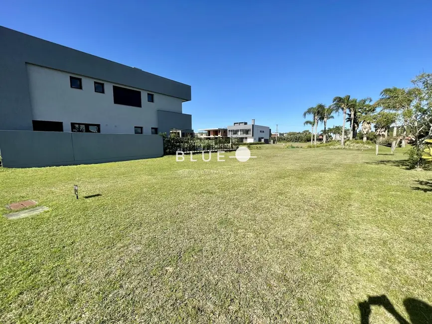 Foto 3 de Terreno / Lote à venda, 426m2 em Torres - RS