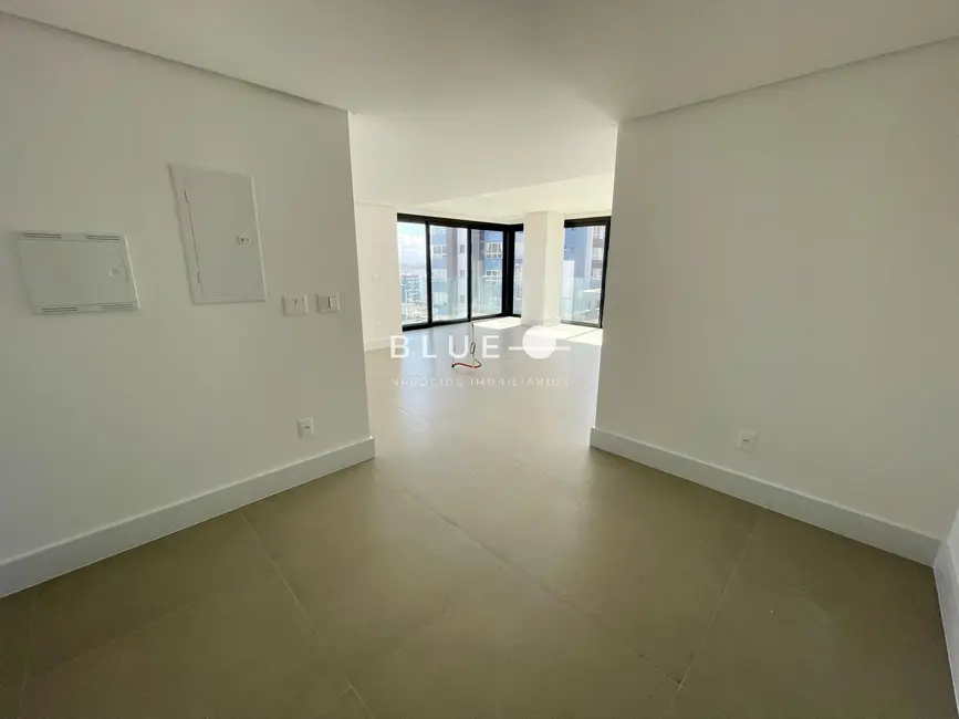Foto 2 de Apartamento com 2 quartos à venda, 88m2 em Centro, Torres - RS