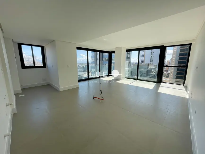Apartamento com 2 quartos à venda, 88m2 em Centro, Torres - RS - imagem 6 Foto 6 de Apartamento com 2 quartos à venda, 88m2 em Centro, Torres - RS