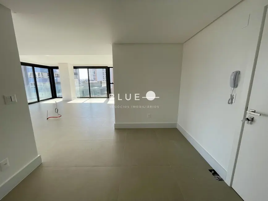 Apartamento com 2 quartos à venda, 88m2 em Centro, Torres - RS - imagem 3 Foto 3 de Apartamento com 2 quartos à venda, 88m2 em Centro, Torres - RS