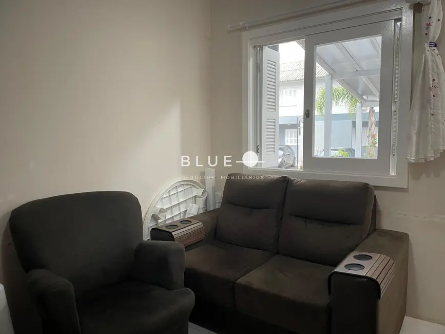 Sobrado com 2 quartos à venda, 53m2 em Torres - RS - imagem 2 Foto 2 de Sobrado com 2 quartos à venda, 53m2 em Torres - RS