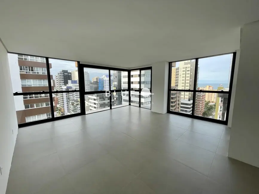 Apartamento com 2 quartos à venda, 100m2 em Centro, Torres - RS - imagem 4 Foto 4 de Apartamento com 2 quartos à venda, 100m2 em Centro, Torres - RS