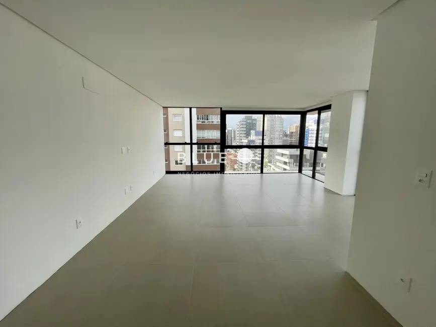 Apartamento com 2 quartos à venda, 100m2 em Centro, Torres - RS - imagem 3 Foto 3 de Apartamento com 2 quartos à venda, 100m2 em Centro, Torres - RS