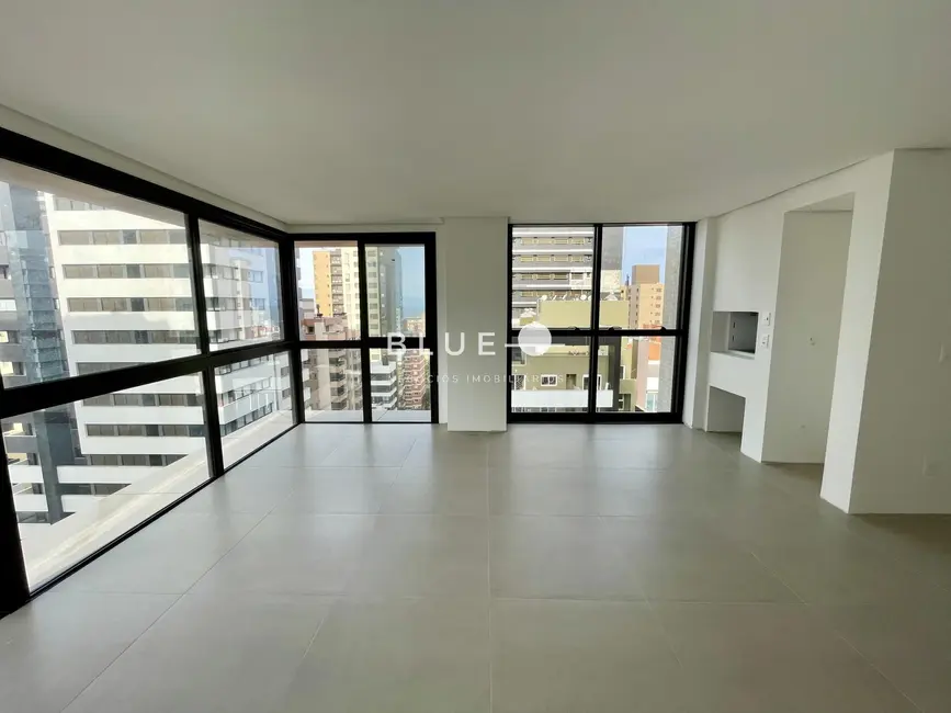 Apartamento com 2 quartos à venda, 100m2 em Centro, Torres - RS - imagem 5 Foto 5 de Apartamento com 2 quartos à venda, 100m2 em Centro, Torres - RS