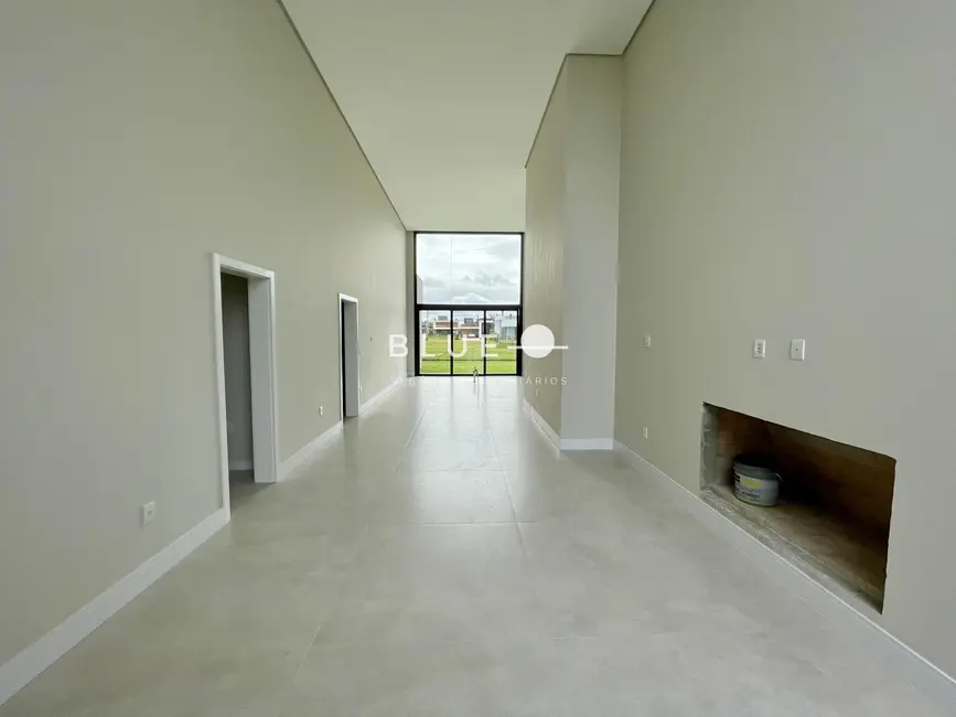 Casa de Condomínio com 4 quartos à venda, 201m2 em Torres - RS - imagem 4 Foto 4 de Casa de Condomínio com 4 quartos à venda, 201m2 em Torres - RS