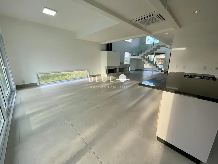 Casa de Condomínio com 5 quartos à venda, 295m2 em Torres - RS - imagem 9 Foto 9 de Casa de Condomínio com 5 quartos à venda, 295m2 em Torres - RS