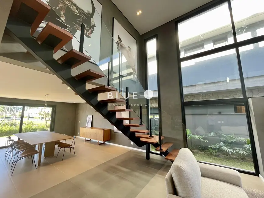 Casa de Condomínio com 5 quartos à venda, 394m2 em Torres - RS - imagem 9 Foto 9 de Casa de Condomínio com 5 quartos à venda, 394m2 em Torres - RS