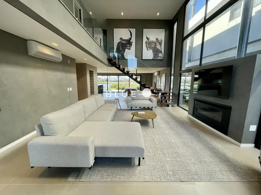 Casa de Condomínio com 5 quartos à venda, 394m2 em Torres - RS - imagem 3 Foto 3 de Casa de Condomínio com 5 quartos à venda, 394m2 em Torres - RS
