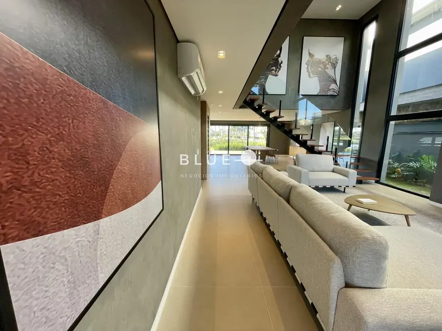 Casa de Condomínio com 5 quartos à venda, 394m2 em Torres - RS - imagem 7 Foto 7 de Casa de Condomínio com 5 quartos à venda, 394m2 em Torres - RS