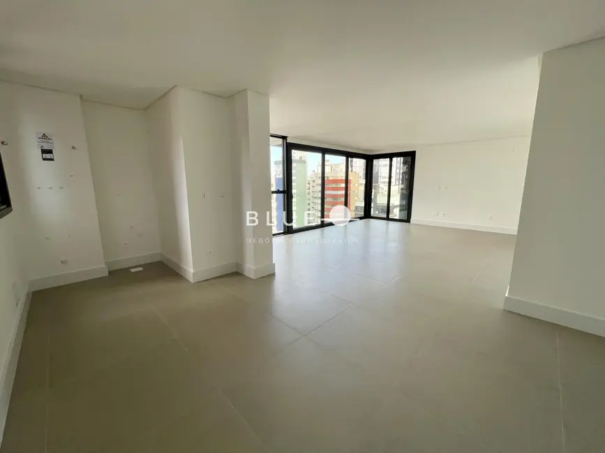 Apartamento com 3 quartos à venda, 108m2 em Centro, Torres - RS - imagem 3 Foto 3 de Apartamento com 3 quartos à venda, 108m2 em Centro, Torres - RS