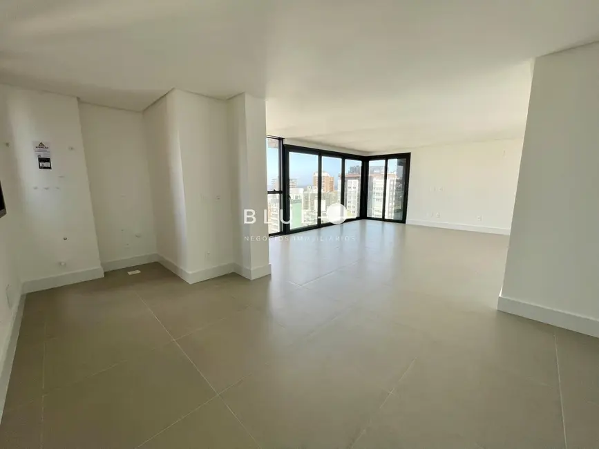Apartamento com 3 quartos à venda, 108m2 em Centro, Torres - RS - imagem 3 Foto 3 de Apartamento com 3 quartos à venda, 108m2 em Centro, Torres - RS