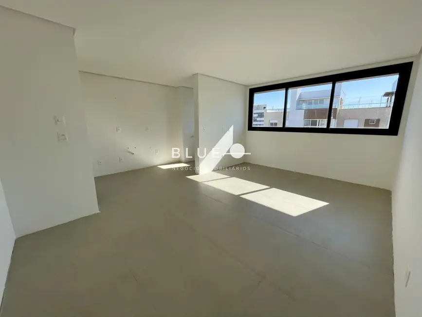 Foto 2 de Apartamento com 2 quartos à venda, 77m2 em Centro, Torres - RS