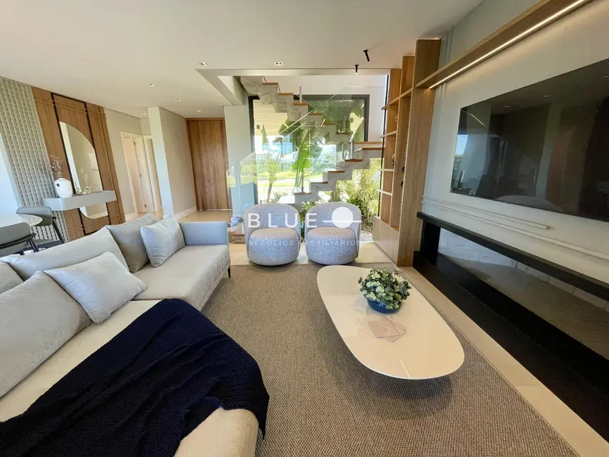 Casa de Condomínio com 4 quartos à venda, 368m2 em Torres - RS - imagem 5 Foto 5 de Casa de Condomínio com 4 quartos à venda, 368m2 em Torres - RS